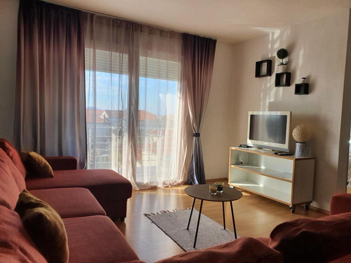 Cozy Two-Bedroom Apartment Zadar Exterior photo