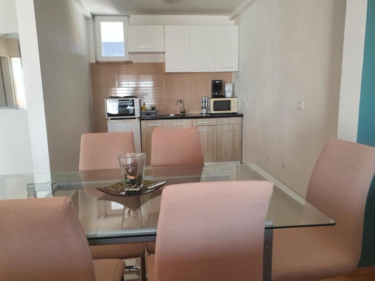Cozy Two-Bedroom Apartment Zadar Exterior photo